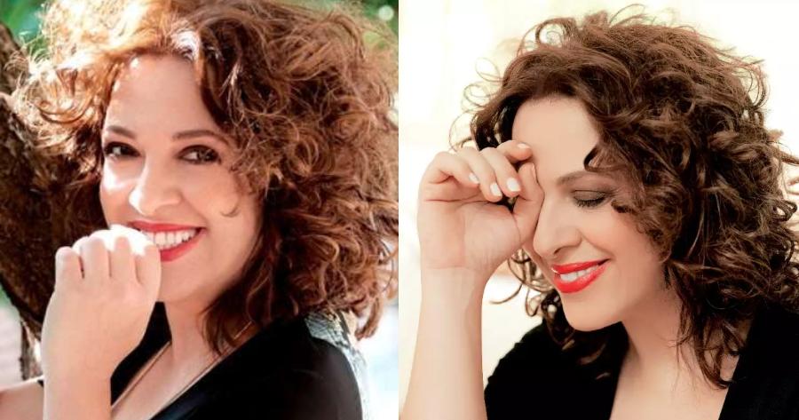 Η Ελένη Ράντου στα 56 της είναι το κάτι άλλο: Ποζάρει στη θάλασσα άβαφη και φυσική και λέει όχι στο ρετούς