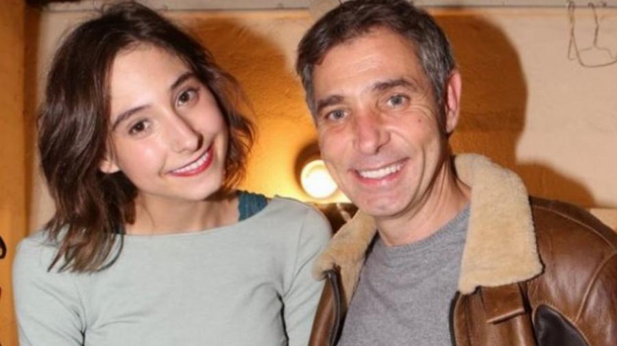 Χαρές και γλέντια στην οικογένεια του Θοδωρή Αθερίδη και της Σμαράγδας Καρύδη: Ανακοινώθηκε ο γάμος