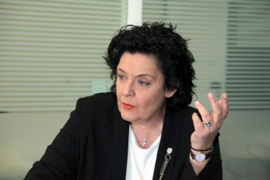 Λιάνα Κανέλλη: Ο γιος που υιοθέτησε, η βίλα στην Εκάλη, ο λόγος που μένει μόνη και η άρνηση να συνεισφέρει στο ταμείο για τον κορωνοϊό