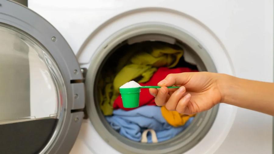 Η καλύτερη συμβουλή καθαριότητας: Αυτός είναι ο λόγος για τον οποίο τα ρούχα σας μυρίζουν πάντα άσχημα μετά από το πλύσιμό τους
