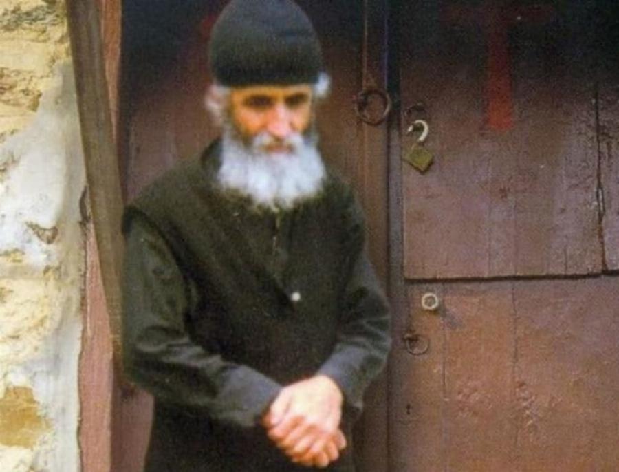 Ρεμπέτισσα Μαριώ: «Ο Άγιος Παΐσιος ήταν θείος μου, μου στάθηκε σε πολύ δύσκολες στιγμές της ζωή μου»