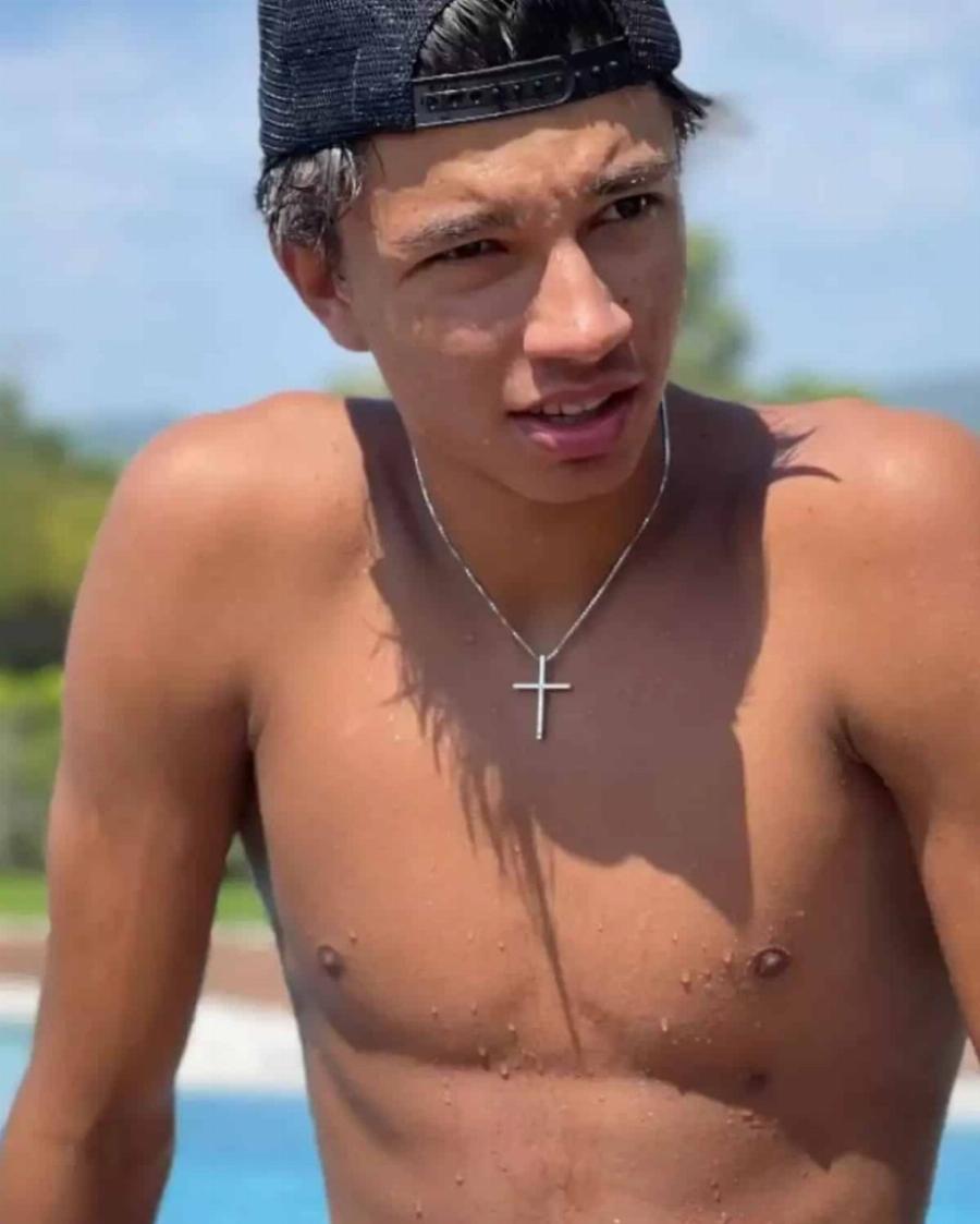 Η Αλέκα Καμηλά μας δείχνει τον γιο της ο οποίος  εντυπωσιάζει και του εύχεται μέσα από μια τρυφερή ανάρτηση της