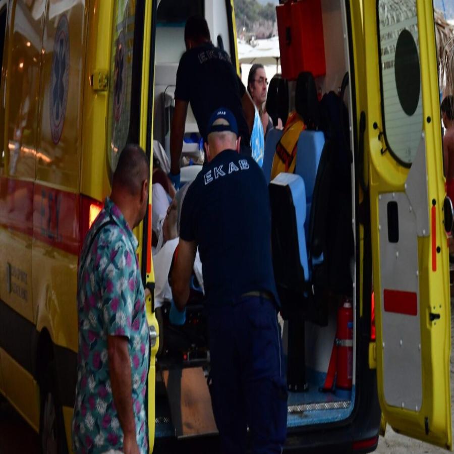 Ατύχημα στην Άνδρο με ταχύπλοο:  «Γιατί μου κόψανε το χέρι;» – Η περιγραφή του φίλου του 15χρονου που χτύπησε ταχύπλοο