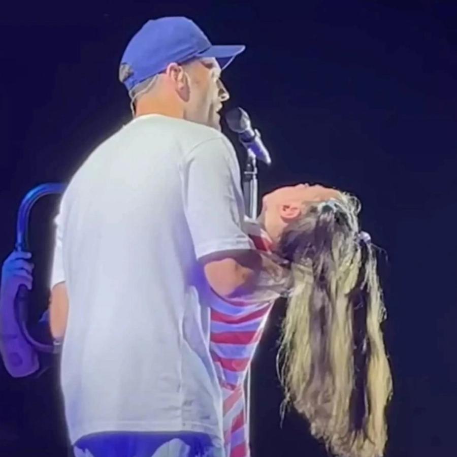 Συναυλία Κωνσταντίνου Αργυρού: Συγκινεί η μητέρα της 9χρονης με μυϊκή ατροφία – «Ήταν το καλύτερο δώρο για εκείνη»