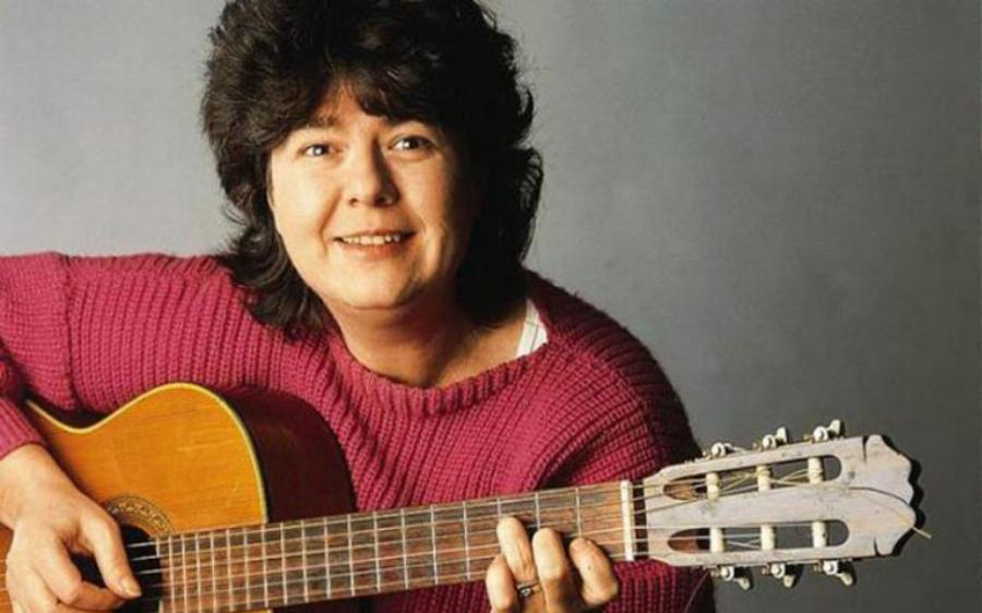 Αρλέτα: Η σπουδές στη ζωγραφική, τα τραγούδια που έγραψαν ιστορία, το εγκεφαλικό πριν τη συναυλία και ο θάνατος στο νοσοκομείο