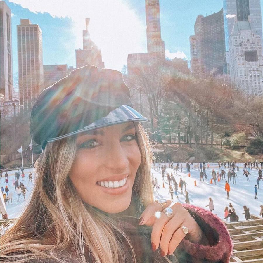 «Δουλεύω όσο 15 άνθρωποι μαζί! Μου αξίζει ένα ταξίδι»: «Πολυεργαλείο» η Αθηνά Οικονομάκου στη δουλειά της