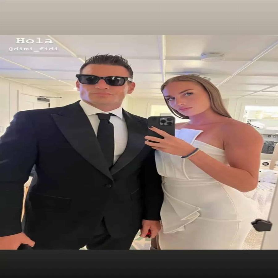 Επανασύνδεση με ταξίδι στη Νέα Υόρκη: Ντυμένη στα λευκά η Κατερίνα Δαλάκα στο πλευρό του Δημήτρη Φιντιρίκου σε φιλανθρωπική εκδήλωση