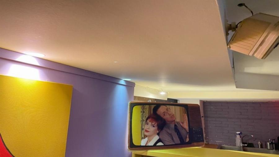 Κωνσταντίνου και Ελένης: Βρήκαμε το γνωστό μαγαζί που γίνονταν τα γυρίσματα και μπορείς να μπεις μέσα