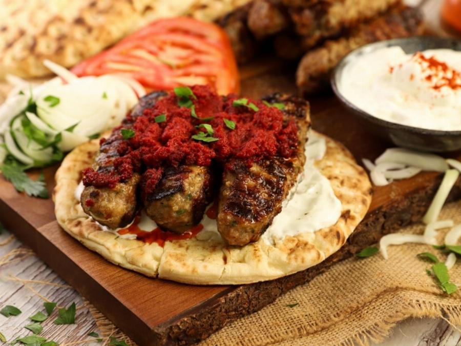 Για τους λάτρεις του κεμπάπ: Κεμπάπ κλασικά με ανάμεικτο κιμά για την απόλυτη γεύση