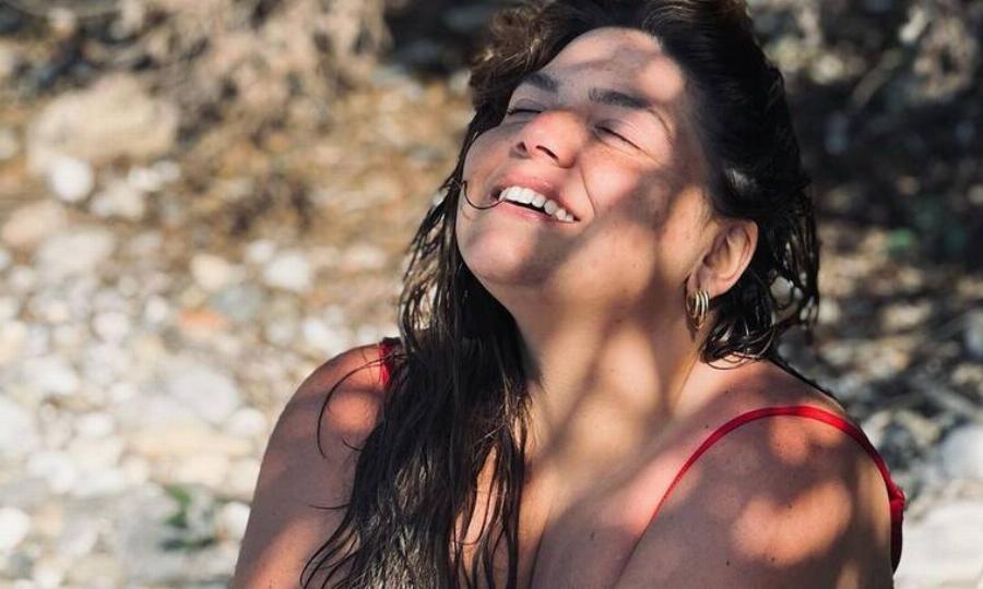 Η Δανάη Μπάρκα μας ξεναγεί στο όμορφο κτήμα της στην Καλαμάτα – Αποτελεί το δεύτερο σπίτι και ησυχαστήριο της