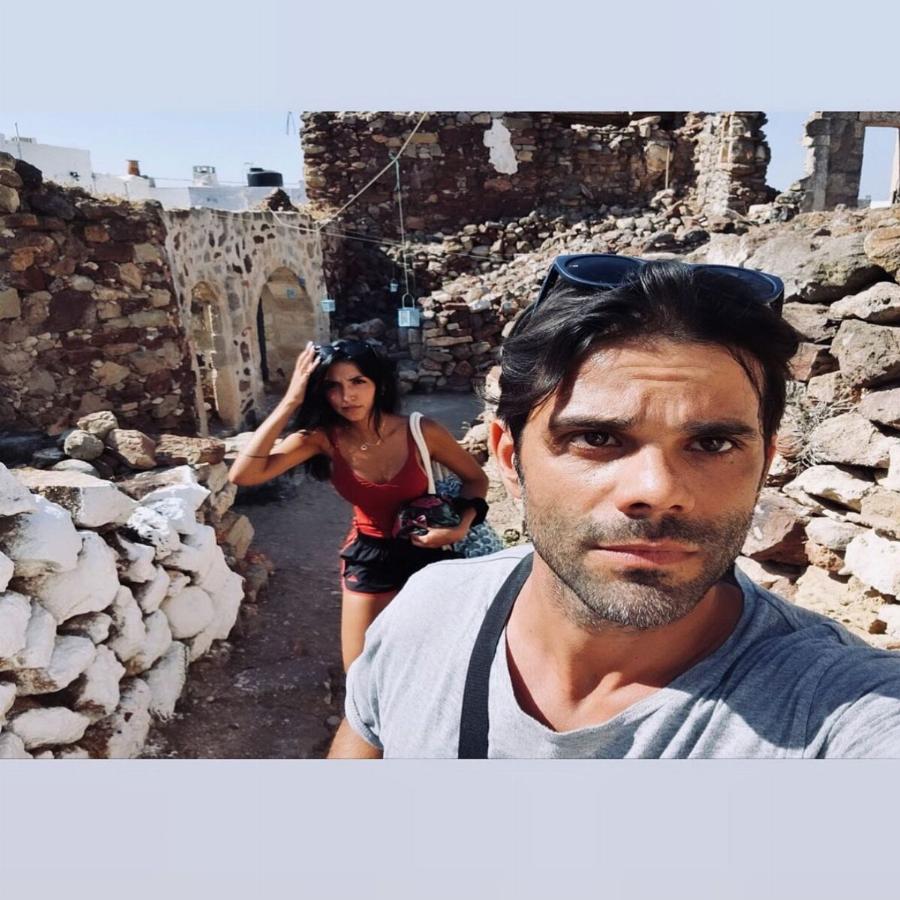 Έκλεψαν την καρδιά του «Μπίλι» από τα «Μαύρα Μεσάνυχτα»: Αυτή είναι η κούκλα σύντροφός του