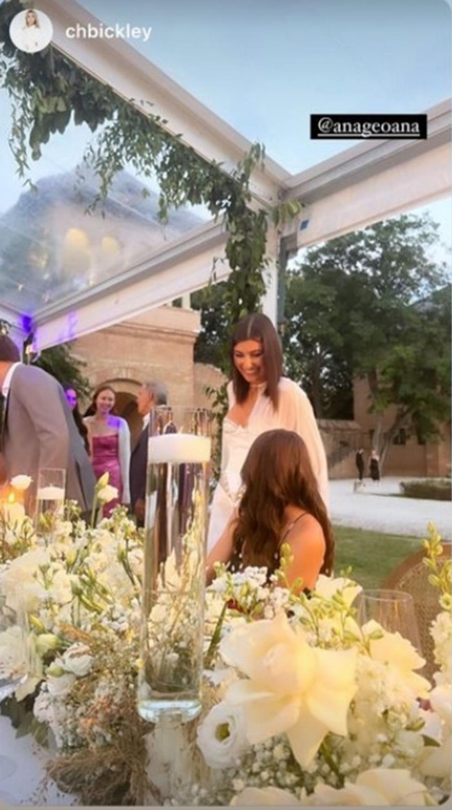 Εμφάνιση που κόβει την ανάσα: Supermodel η Αμαλία Κωστοπούλου με διάφανο φόρεμα σε χλιδάτο πάρτι αρραβώνων στο Βουκουρέστι