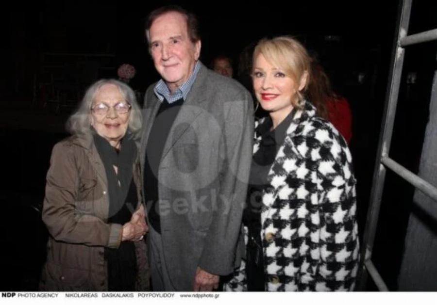 Γλυκύτατη γιαγιά με άσπρα μαλλιά: Η Αγγέλα από τα «Μαύρα Μεσάνυχτα» στα 82 της είναι αγνώριστη