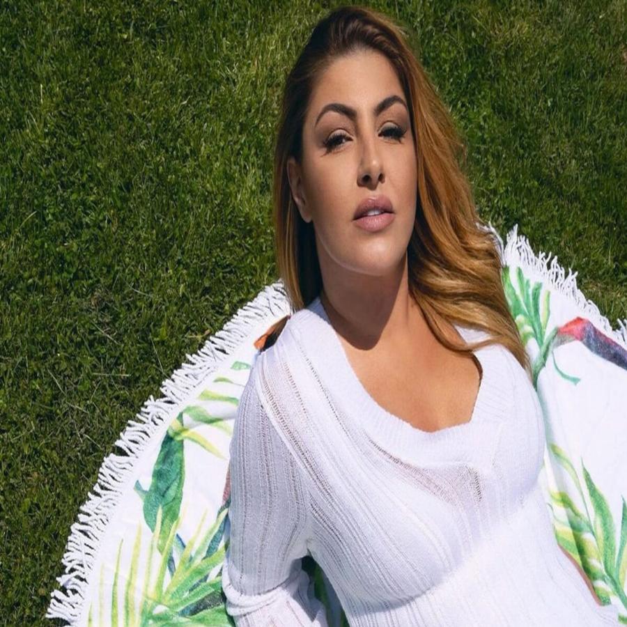 Έλενα Παπαρίζου: «Είμαι ένα κορίτσι των νοτίων προαστίων, κυκλοφορώ μονίμως με φόρμες και σαγιονάρες!»