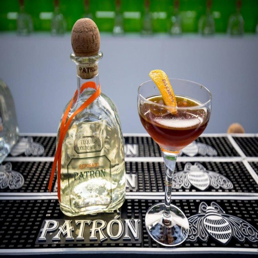 Η δύναμη της θέλησης: Ο Έλληνας που έμεινε 2 φορές άστεγος, έφτιαξε το ποτό των 5 δισ. και είναι ένας από τους εκατό τοπ επιχειρηματίες στον κόσμο