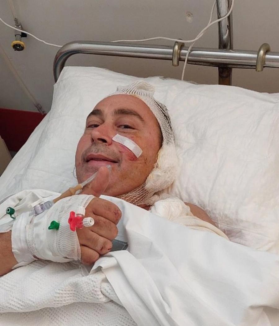 «Πάλεψα για να σώσω τα παιδιά μου»: 100 ράμματα στον 50χρονο που δέχθηκε επίθεση από αγέλη σκύλων