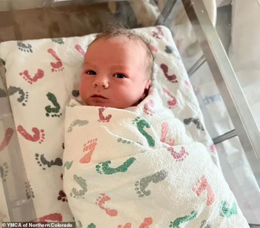 Γέννηση μέσα στην πισίνα: 18χρονη ναυαγοσώστρια ξεγέννησε μαμά σε πισίνα – «Δεν δίστασα, χρειαζόταν βοήθεια»