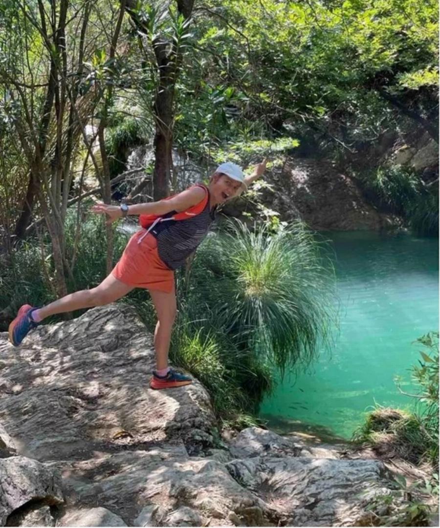 Εντυπωσιάζει με το κορμί της η Παναγιώτα Βλαντή: Παραμένει αψεγάδιαστη στα 53 της και απολαμβάνει βουτιές σε καταρράκτες