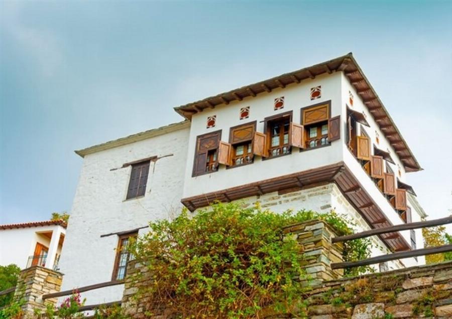 Μαγική θέα και ονειρεμένο τοπίο: Η Πορταριά είναι  το χωριό στο Πήλιο που μοιάζει με ανθισμένο μπαλκόνι