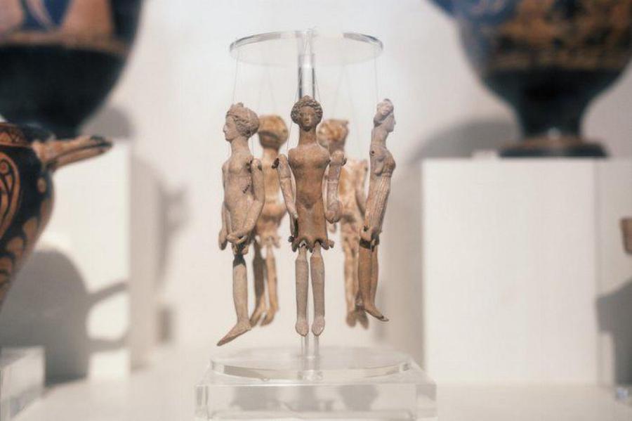 Δημιουργικά και πανέξυπνα: Με αυτά τα παιχνίδια έπαιζαν τα παιδιά στην αρχαία Ελλάδα