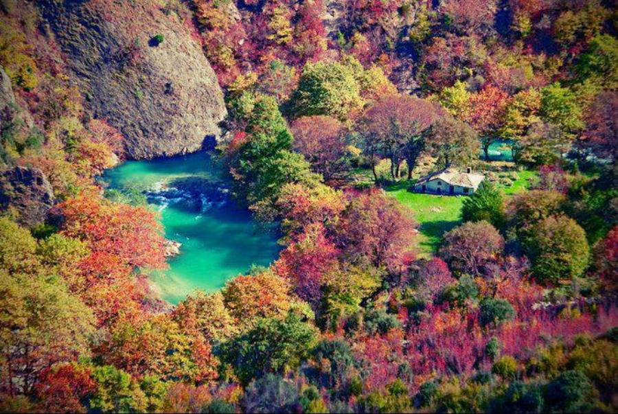 Ομορφιά που σε παραλύει: Είναι δύσκολο να το πιστέψεις αλλά αυτό το παραμυθένιο τοπίο βρίσκεται στην Ελλάδα