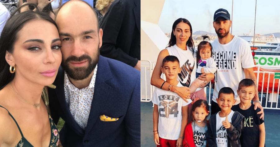 Δεν χωράνε στον καναπέ: Η Ολυμπία Χοψονίδου και ο Βασίλης Σπανούλης ποζάρουν με τα 6 παιδιά τους στην πιο τρυφερή φωτογραφία τους