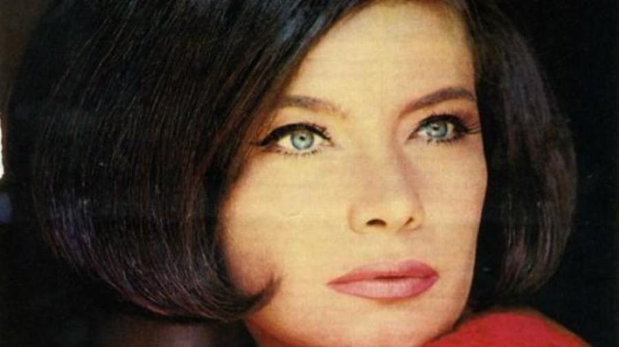 Τζένη Καρέζη: Η τελευταία επιθυμία που δεν πραγματοποίησε, η μάχη της με τον καρκίνο και οι αποκαλύψεις χρόνια μετά τον θάνατό της