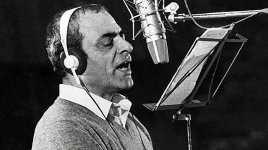 20 χρόνια χωρίς τον Στέλιο Καζαντζίδη: Η σπουδαία καριέρα, η αρρώστια, η ταφή δίπλα στην μητέρα του και η κηδεία που έγινε λαϊκό προσκύνημα