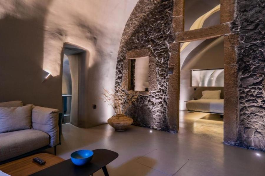 Η απόλυτη χλιδή για την Αθηνά Οικονομάκου: Το υπερπολυτελές ξενοδοχείο του συζύγου της στην Μύκονο