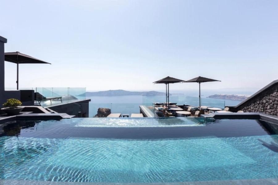 Η απόλυτη χλιδή για την Αθηνά Οικονομάκου: Το υπερπολυτελές ξενοδοχείο του συζύγου της στην Μύκονο