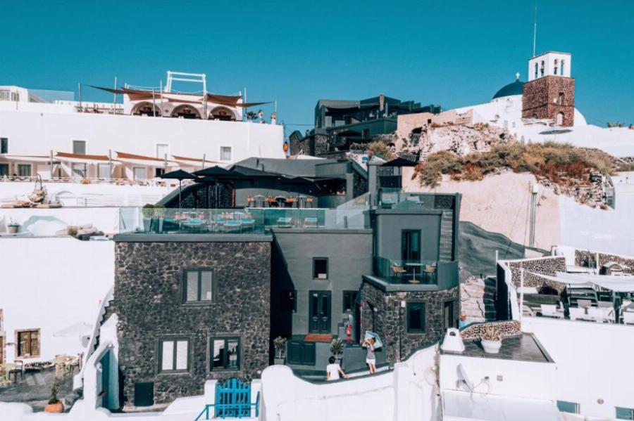 Η απόλυτη χλιδή για την Αθηνά Οικονομάκου: Το υπερπολυτελές ξενοδοχείο του συζύγου της στην Μύκονο