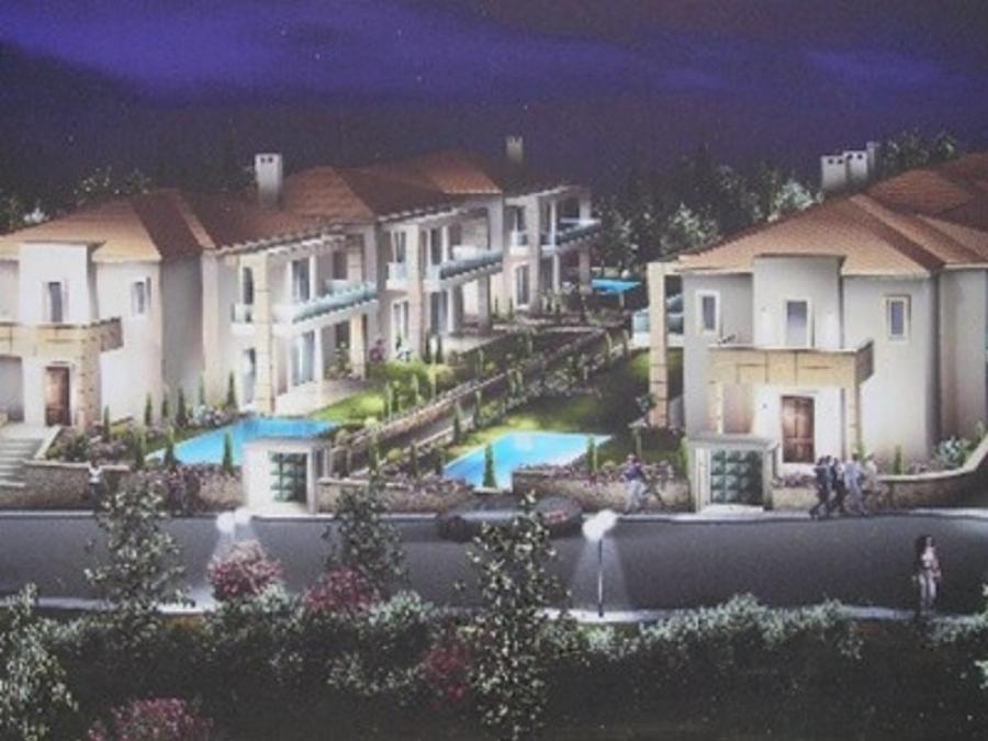 Βγαλμένο από παραμύθι: Ένα σωστό “παλάτι” είναι το σπίτι του Άγγελου Λάτσιου που μένει με τον πατέρα του, Γιάννη