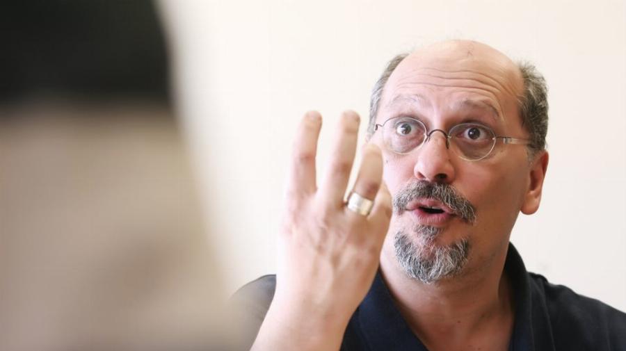 Βασίλης Λυριτζής: Η ενασχόληση με τη μάχιμη δημοσιογραφία, η διάγνωση με όγκο στον εγκέφαλο, η περίεργη σύμπτωση και η τελευταία επιθυμία