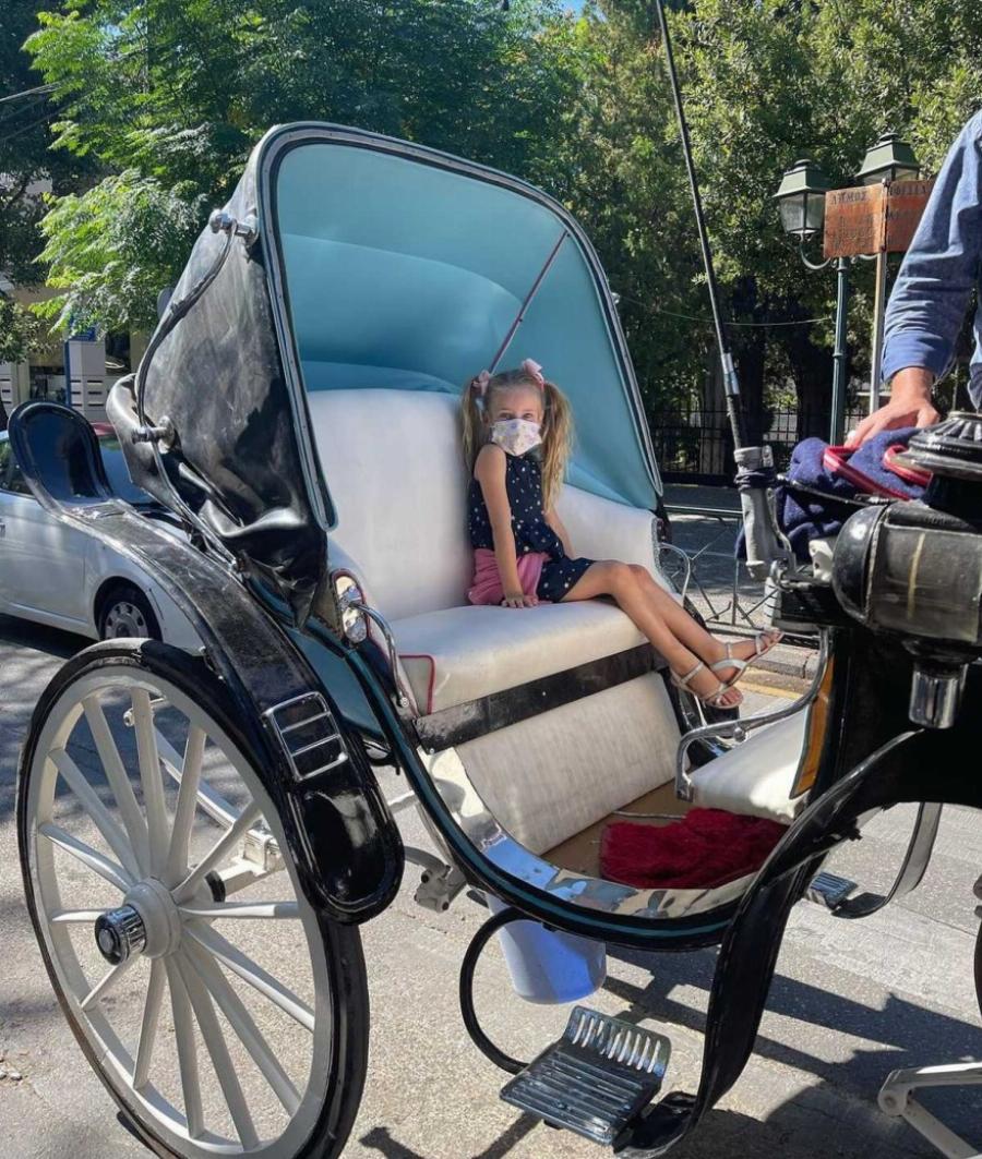 Συλλεκτικό και πανάκριβο: Θα περάσει στη μικρή Μαρίνα το δώρο που έκανε η Λιλίκα Παντζοπούλου στην Ελένη Μενεγάκη για την κόρη της