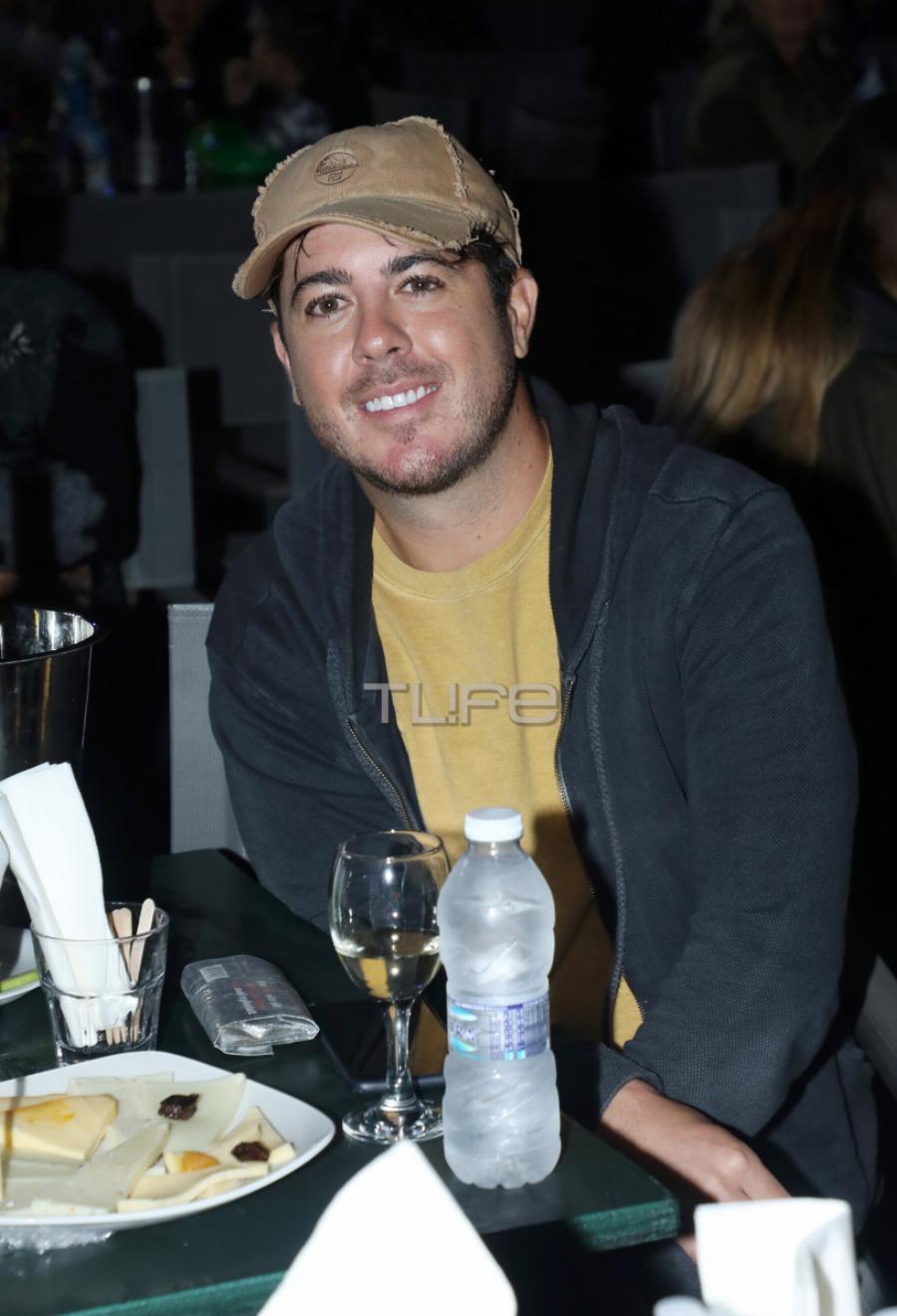 Η ομοιότητα του Γιάννη Πάριου με τον γιο του – Ο γιος του Μιχάηλ έκλεισε τα 27 και είναι ίδιος ο πατέρας του