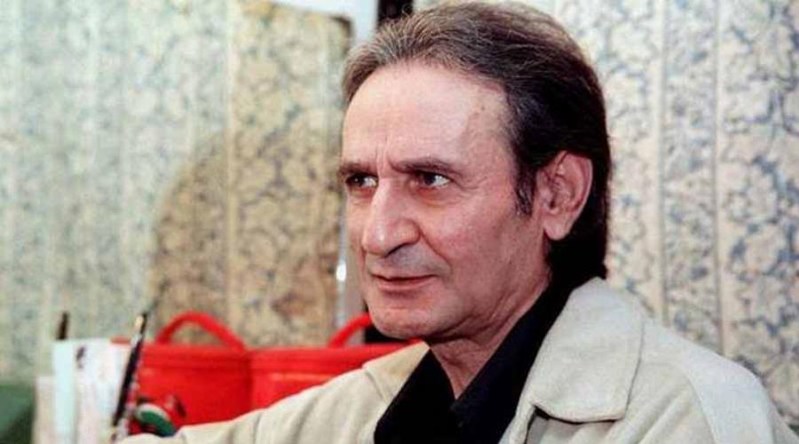 Σωτήρης Μουστάκας: Η φυλακή στα 15 του, το πλαστό διαβατήριο για να ταξιδέψει στην Αθήνα, η άρνηση να πάει Χόλιγουντ και το πρόωρο τέλος