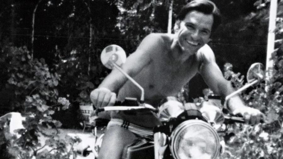 Νίκος Κούρκουλος: Ο πρώτος του γάμος, ο έρωτας με την Μαριάννα Λάτση, το χαστούκι απ’ τον Καζάκο και οι θάνατοι που τον στοίχειωσαν