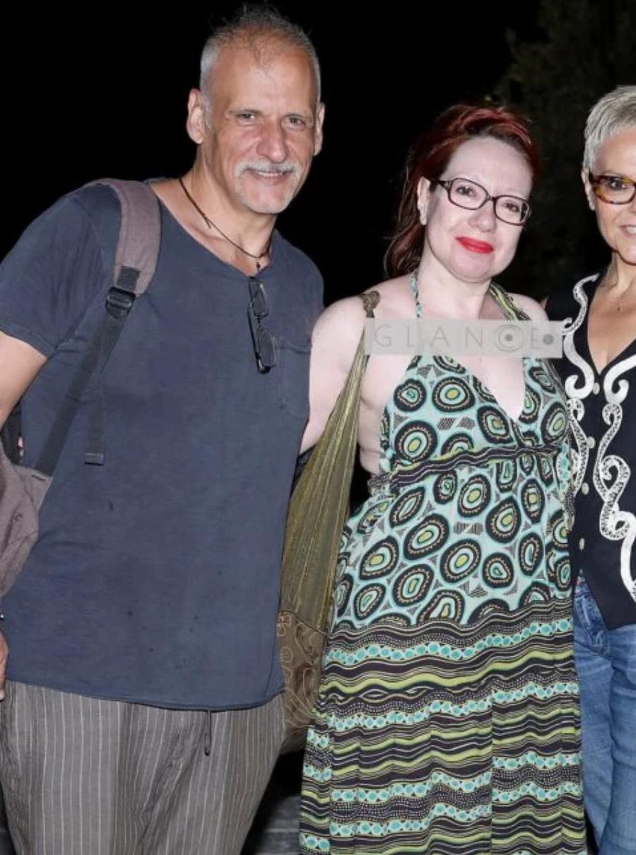 Άλλαξε εμφάνιση, ρεπερτόριο και εντυπωσιάζει: Αγνώριστη η Δάφνη από τους “Δύο Ξένους” δεν την γνωρίζει ούτε η Κουντουράτου 25 χρόνια μετά