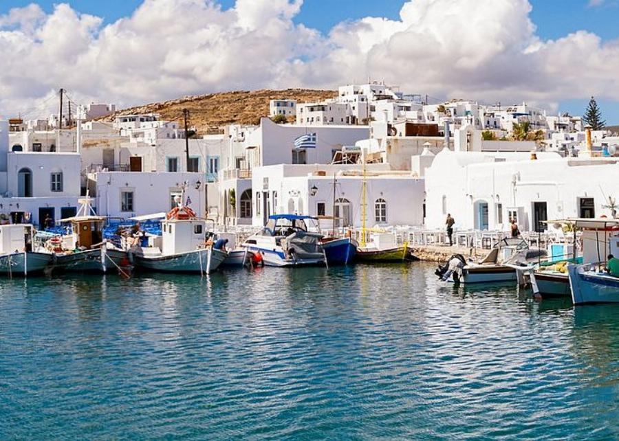 Επική απάντηση από ομογενή στον Πειραιά: «Ούτε ξέρω πως διάλεξα την Πάρο για διακοπές, κατά λάθος»