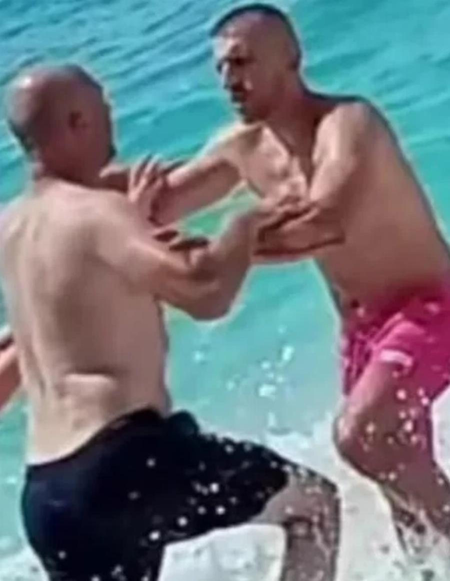 Τραγωδία στην Αλβανία: Κοριτσάκι διαμελίστηκε από προπέλα – Ο πατέρας επιτέθηκε στον αστυνομικό που οδηγούσε το φουσκωτό