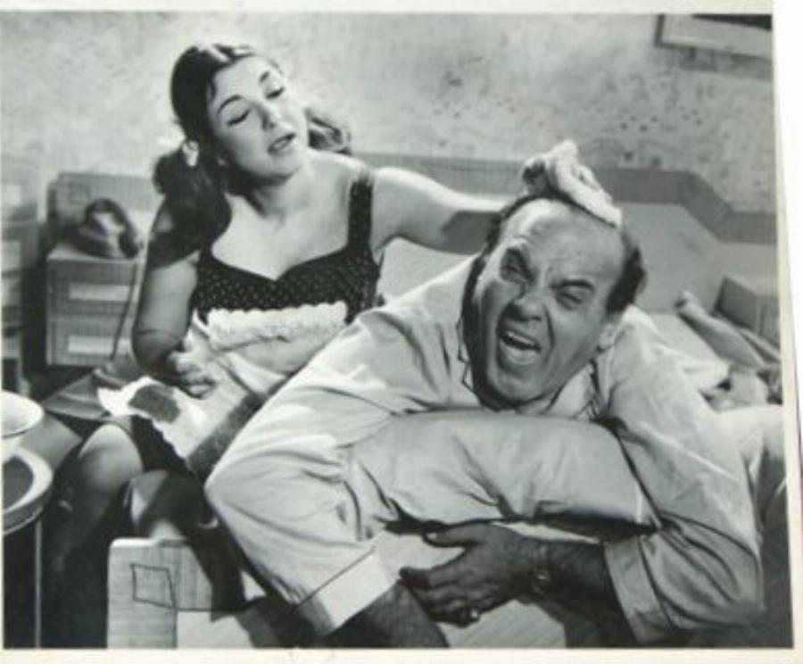 Βασίλης Αυλωνίτης: Τα δύσκολα παιδικά χρόνια, η απόπειρα δολοφονίας, ο εθισμός στον τζόγο, το σκάνδαλο με θαυμάστρια και η διάλυση του γάμου