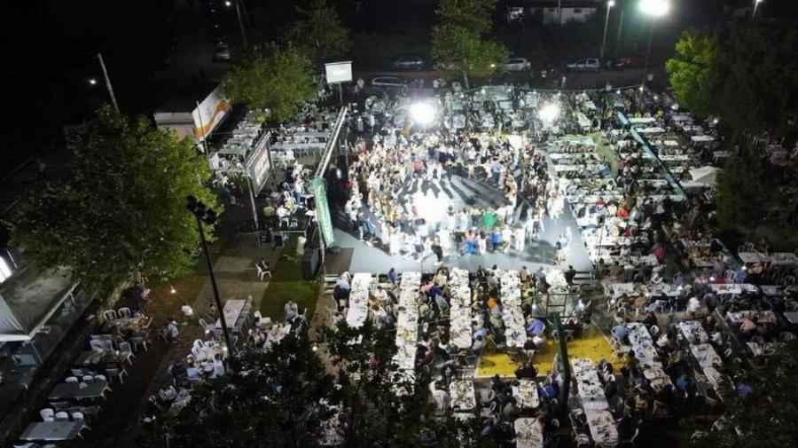 Θρήνος στην Κομοτηνή: Νεκρός χορευτής στα Φανούρεια 2022, αισθάνθηκε αδιαθεσία και κατέρρευσε στην εκδήλωση