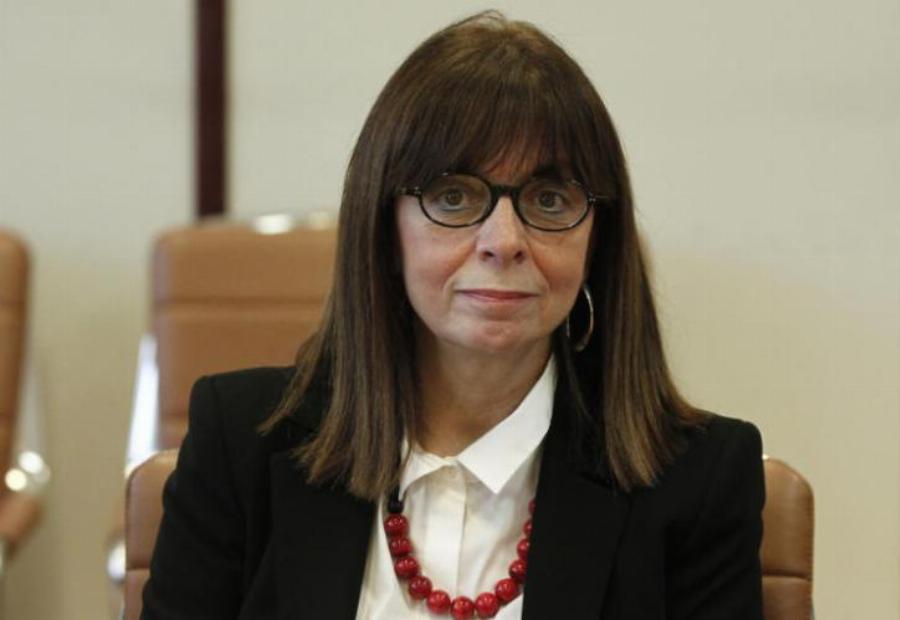 Παρεμβαίνει και η πρόεδρος της Δημοκρατίας στις υποκλοπές και τις παρακολουθήσεις: Ζητά άμεση διαλεύκανση της υπόθεσης