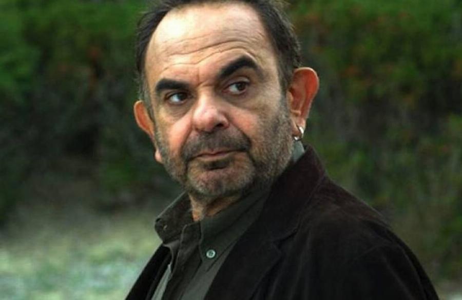 Σάκης Μπουλάς: Η επιθυμία των γονιών του να γίνει δικηγόρος, οι 2 γάμοι, ο έρωτας με την Αλεξάνδρα και το ξαφνικό τέλος