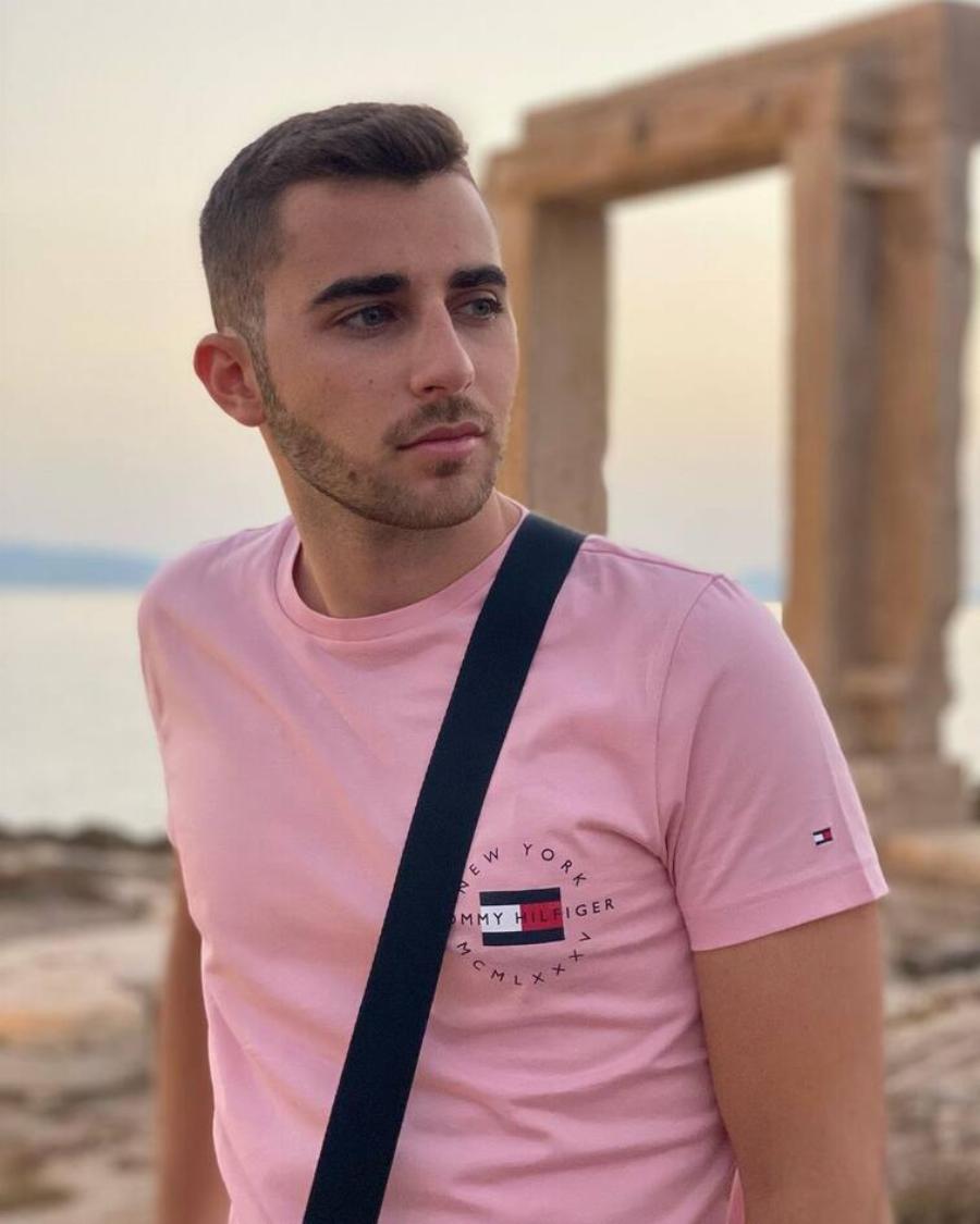 Μεγάλωσε ο «Γιαννάκης» από τους «Ευτυχισμένους Μαζί»: Πιο ερωτευμένος από ποτέ σε διακοπές με την αγαπημένη του