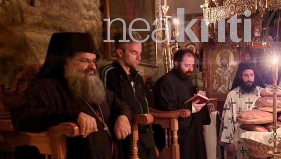 Άρης Σερβετάλης: Ο γνωστός ηθοποιός βρίσκεται στο νησί της Κρήτης για τον 15 Αύγουστο και καθημερινά πηγαίνει εκκλησία