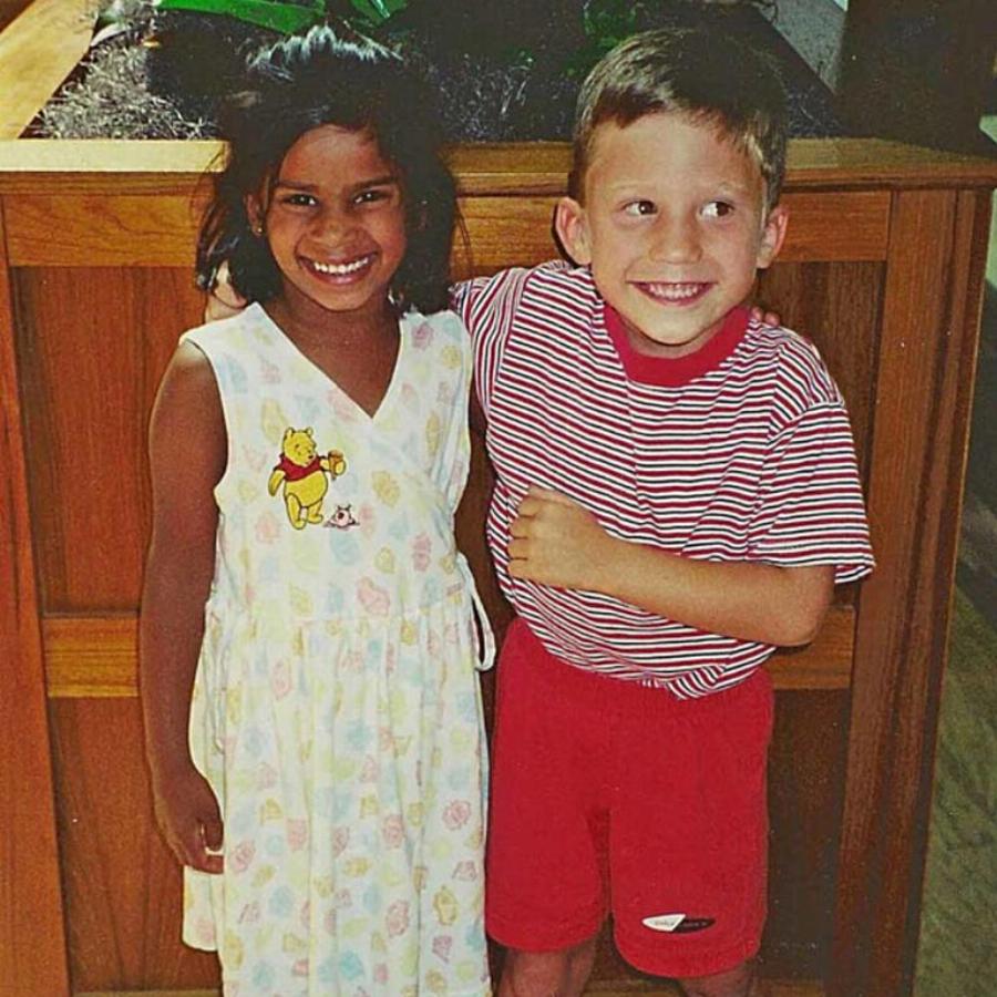 Αληθινή ιστορία: Στο νηπιαγωγείο της είπε πως όταν μεγαλώσουν θα την παντρευτεί και 20 χρόνια μετά το έκανε