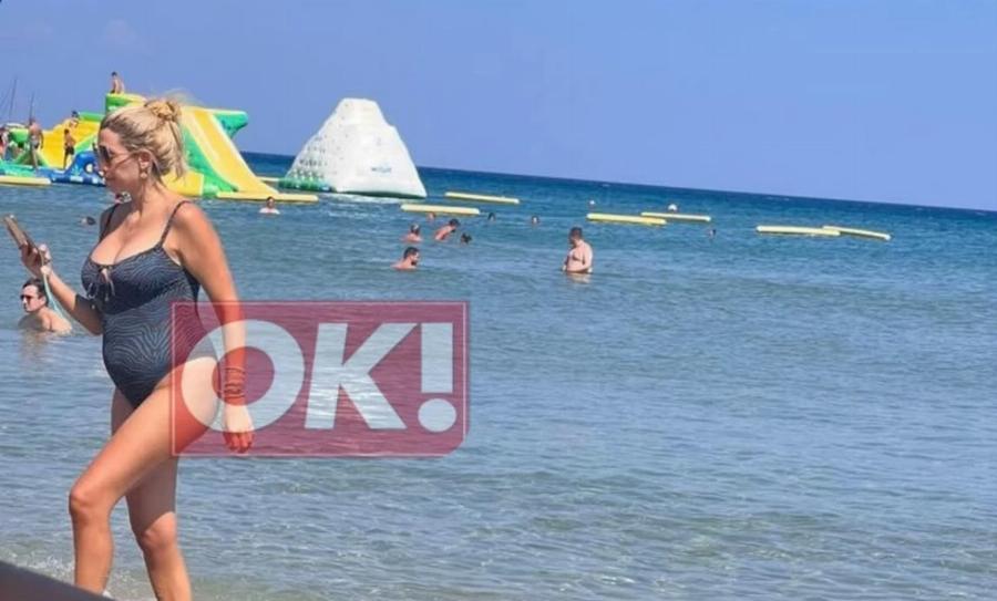 Βραδινή έξοδος για φαγητό: Η Κωνσταντίνα Σπυροπούλου με την κοιλιά στο στόμα, στο πλεύρο της ο Βασίλης Σταθοκωστόπουλος