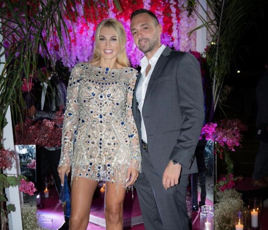 Η Κωνσταντίνα Σπυροπούλου πιο γλυκιά από ποτέ: Νέο τρυφερό βίντεο από το σαλόνι του σπιτιού