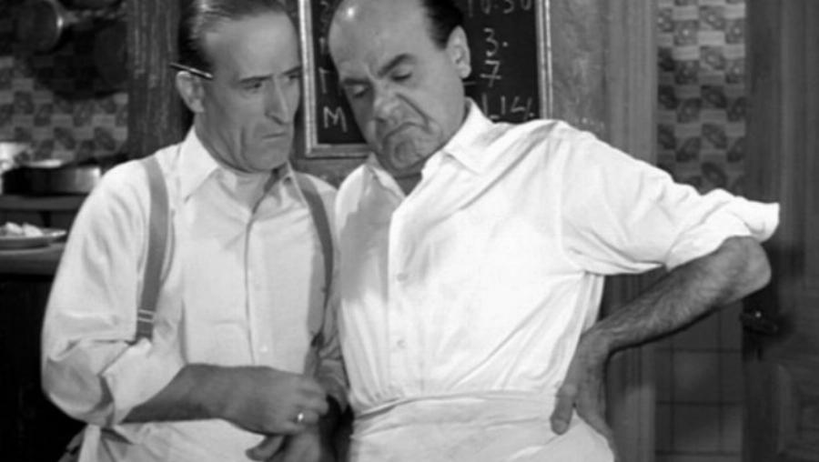 Βασίλης Αυλωνίτης: Τα δύσκολα παιδικά χρόνια, η απόπειρα δολοφονίας, ο εθισμός στον τζόγο, το σκάνδαλο με θαυμάστρια και η διάλυση του γάμου